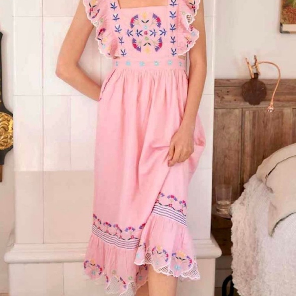 $450 Msrp Celia B embroidered maxi dress